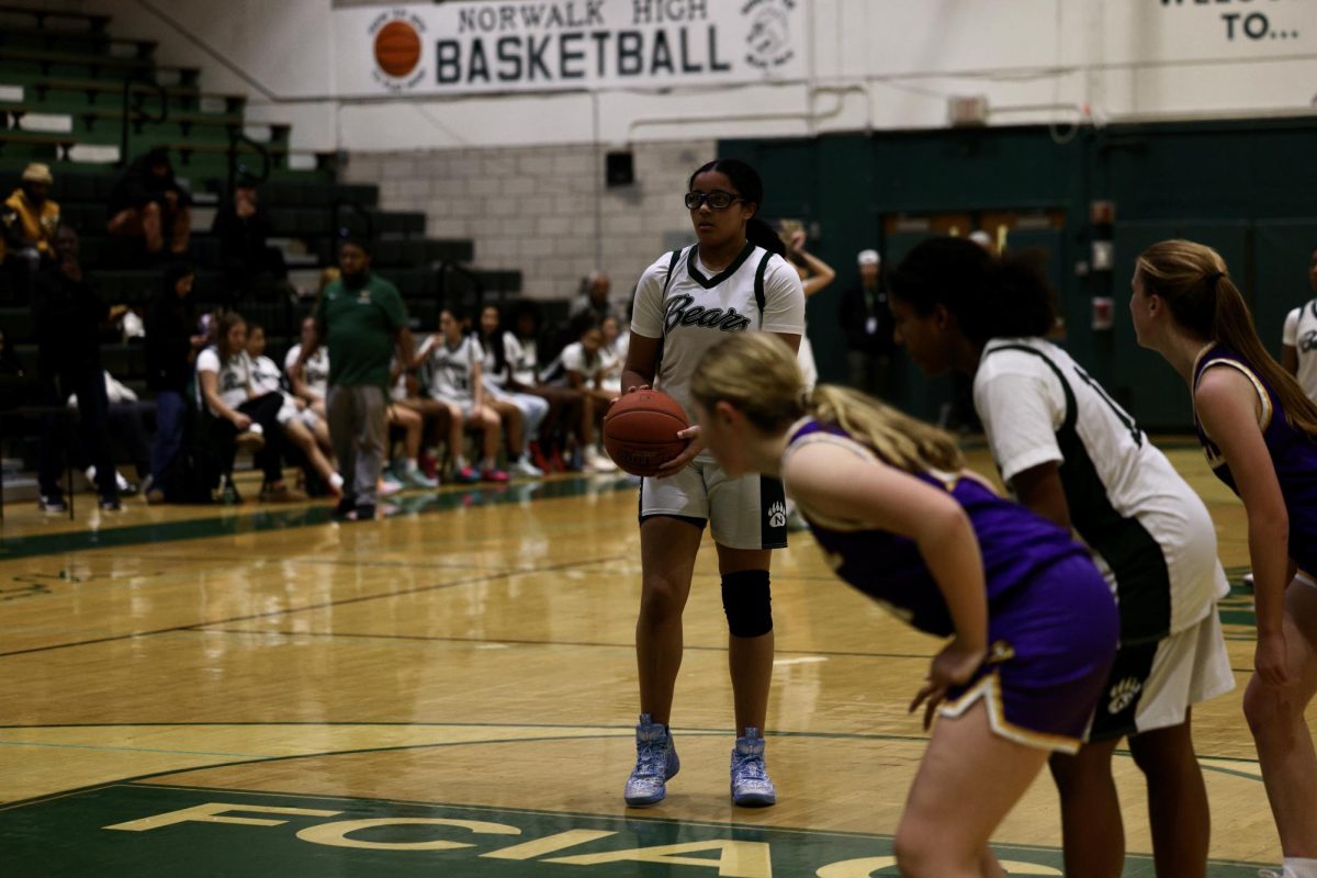 Junior Jasmine Diaz, takes free throw shots 